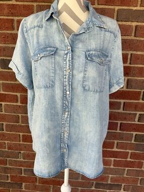 Jane + Delancey Denim Blouse